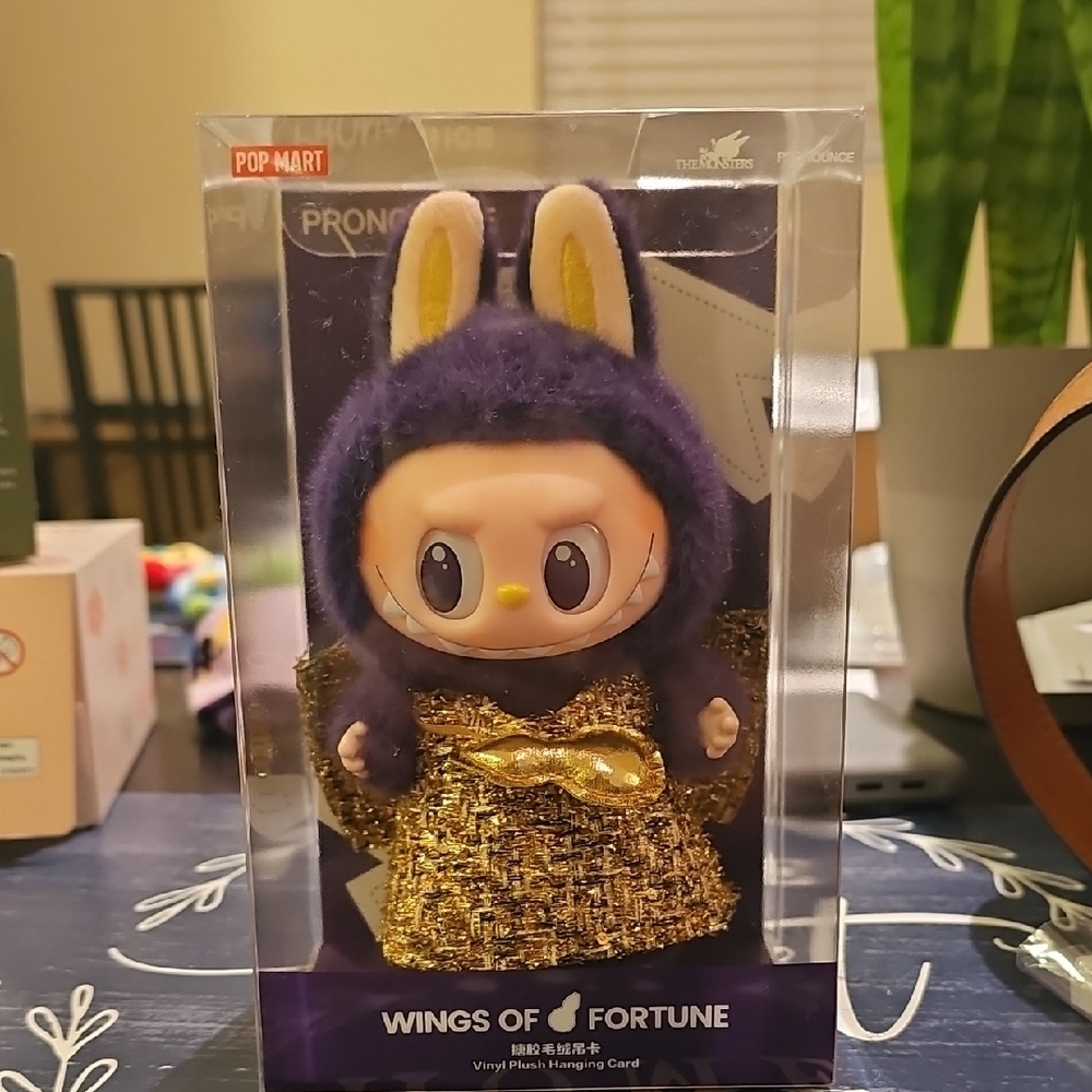 Labubu Pop Mart NIB RARE Wings of Fortune Vinyl Plush Hard To Find!Gold & Purple